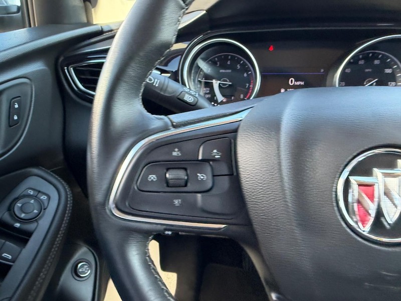 Buick Encore GX Vehicle Full-screen Gallery Image 12