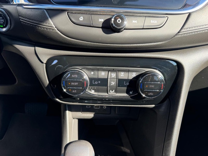 Buick Encore GX Vehicle Full-screen Gallery Image 15