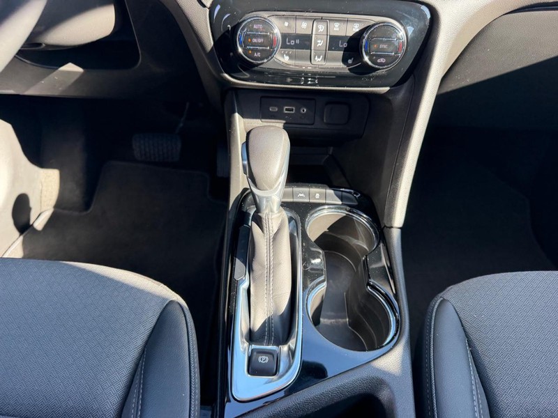 Buick Encore GX Vehicle Full-screen Gallery Image 16