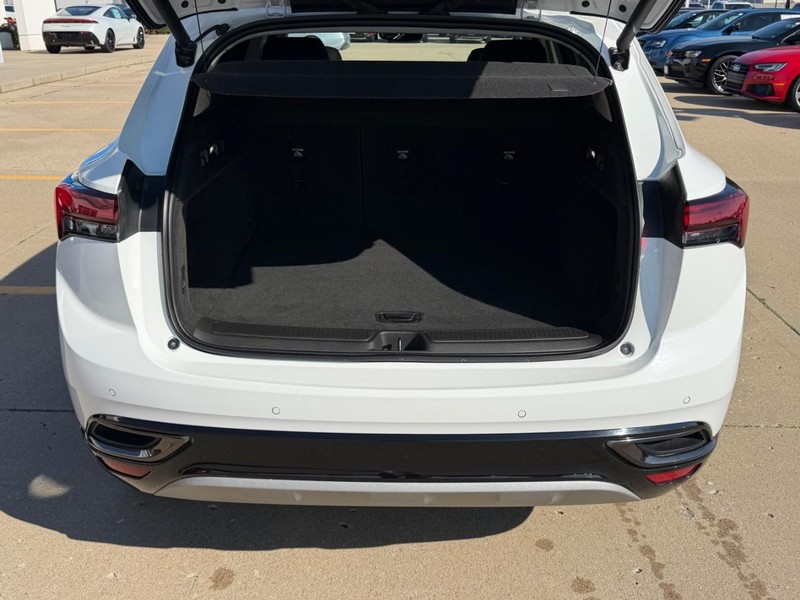 Buick Envision Vehicle Full-screen Gallery Image 04