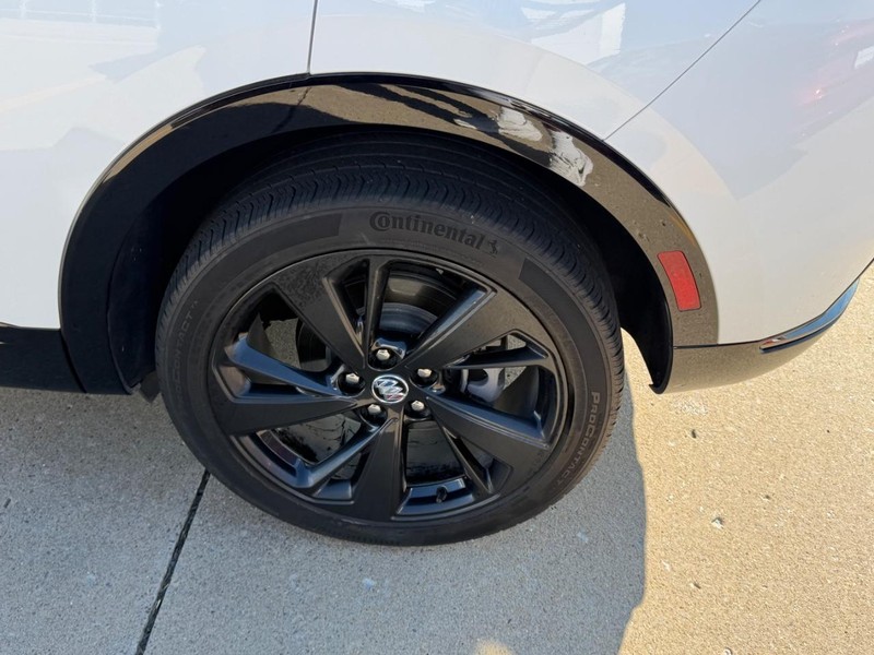 Buick Envision Vehicle Full-screen Gallery Image 06