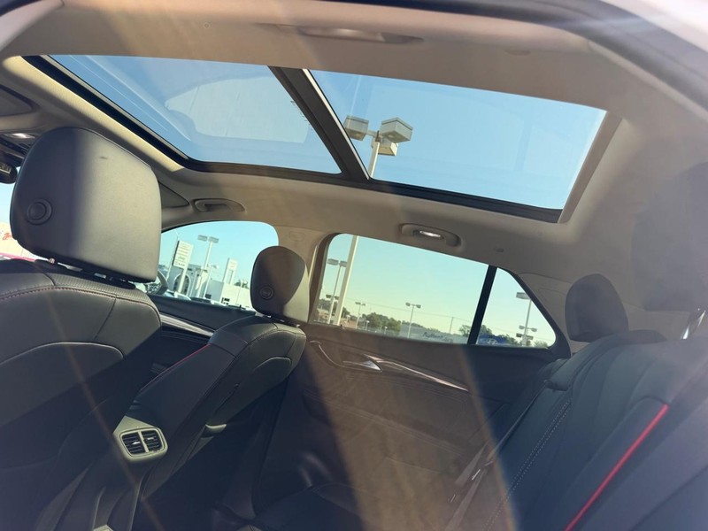 Buick Envision Vehicle Full-screen Gallery Image 10