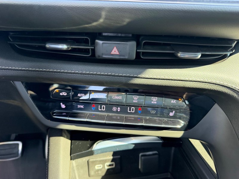 Buick Envision Vehicle Full-screen Gallery Image 16