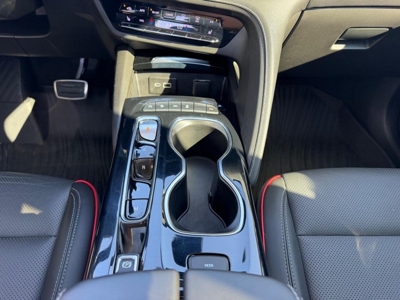 Buick Envision Vehicle Full-screen Gallery Image 17