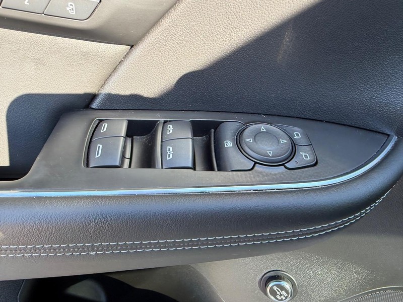 Buick Envision Vehicle Full-screen Gallery Image 19