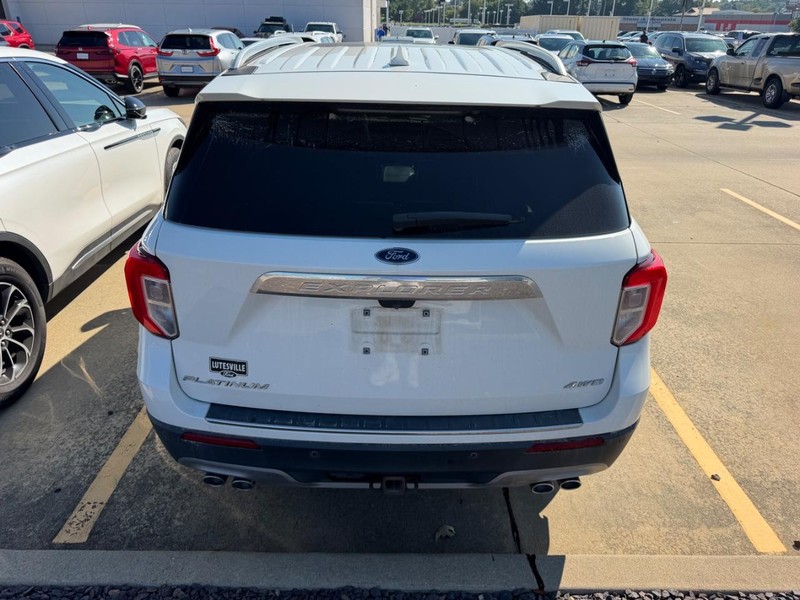 Ford Explorer Vehicle Full-screen Gallery Image 03