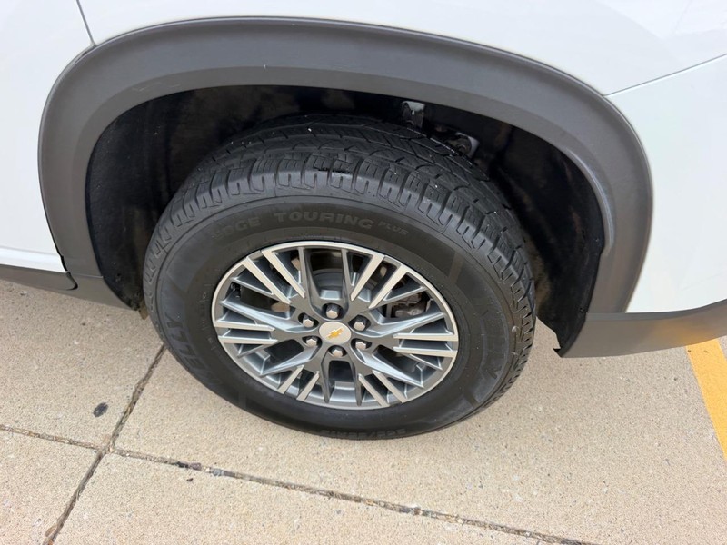 Chevrolet Traverse Vehicle Full-screen Gallery Image 06