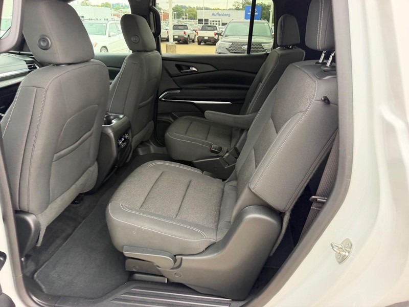 Chevrolet Traverse Vehicle Full-screen Gallery Image 10