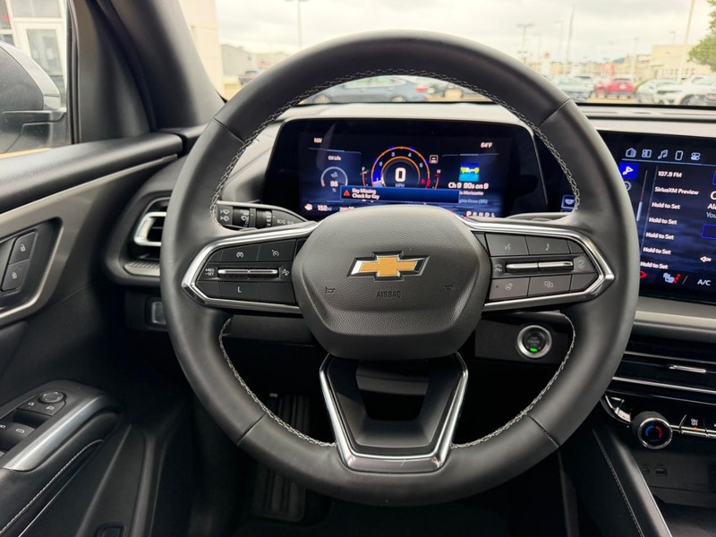 Chevrolet Traverse Vehicle Full-screen Gallery Image 13