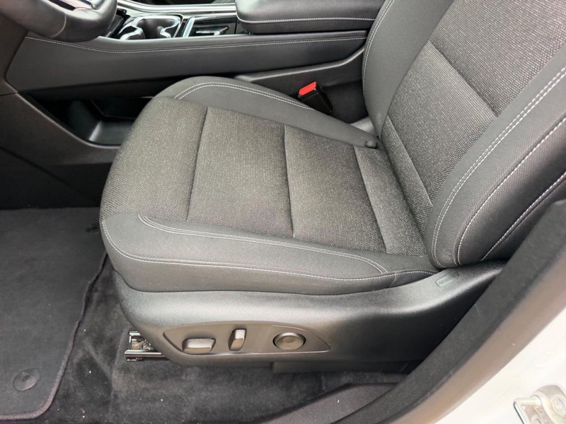 Chevrolet Traverse Vehicle Full-screen Gallery Image 21