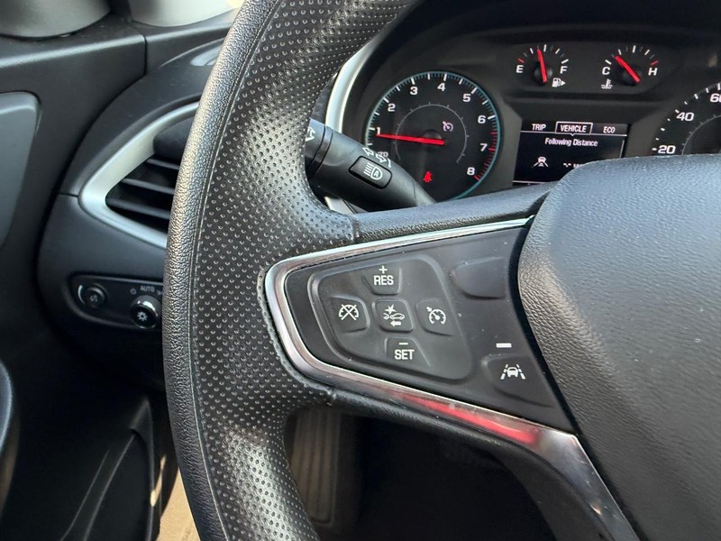 Chevrolet Malibu Vehicle Full-screen Gallery Image 11