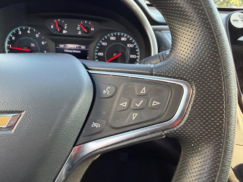 Chevrolet Malibu Vehicle Full-screen Gallery Image 12