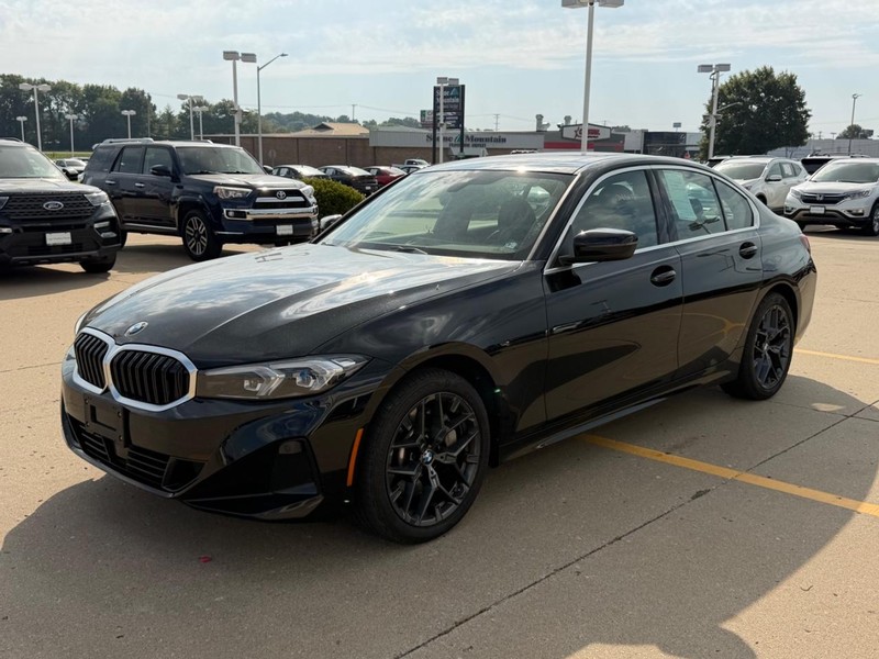 BMW 3 Series Vehicle Full-screen Gallery Image 07