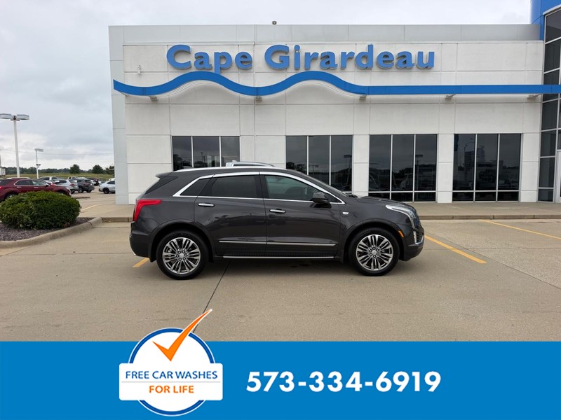 Cadillac XT5 Vehicle Full-screen Gallery Image 01