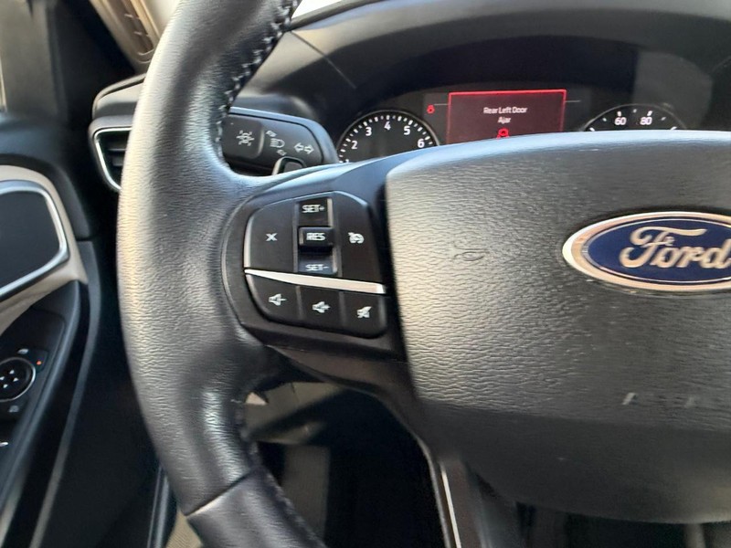Ford Explorer Vehicle Full-screen Gallery Image 14