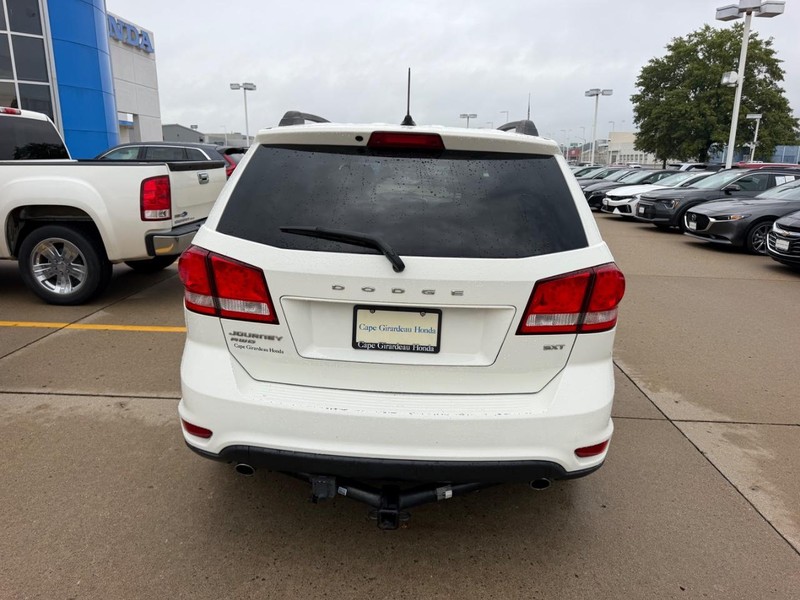Dodge Journey Vehicle Full-screen Gallery Image 03