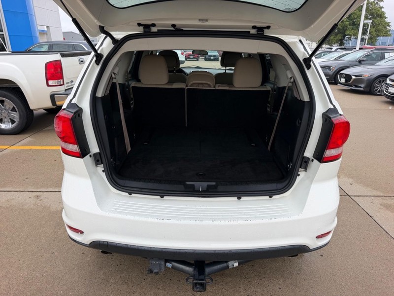 Dodge Journey Vehicle Full-screen Gallery Image 04