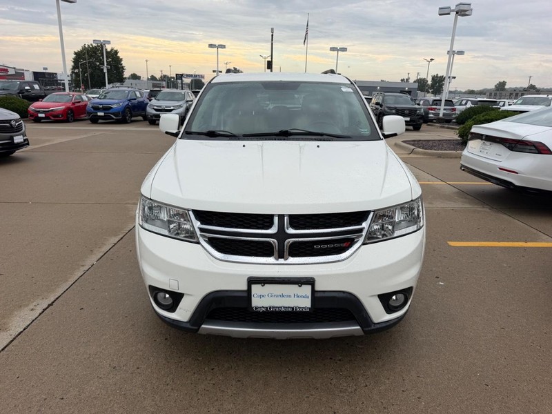 Dodge Journey Vehicle Full-screen Gallery Image 06