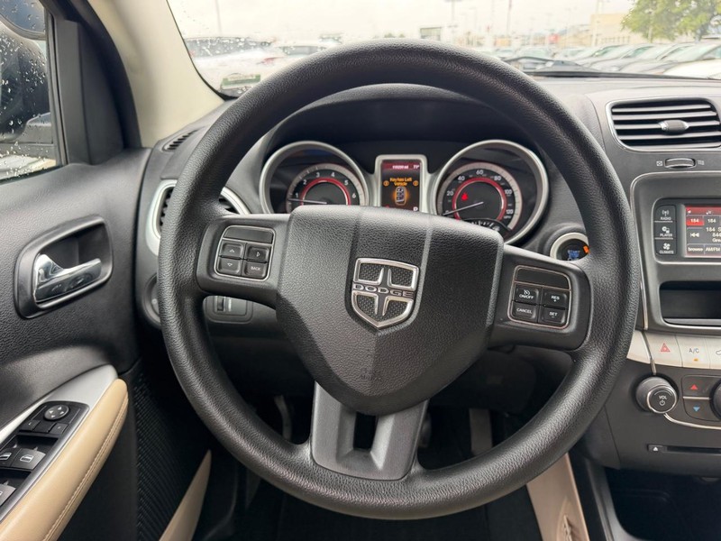 Dodge Journey Vehicle Full-screen Gallery Image 11