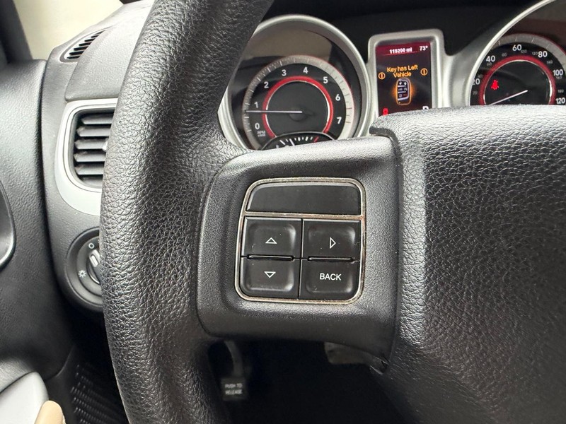 Dodge Journey Vehicle Full-screen Gallery Image 12