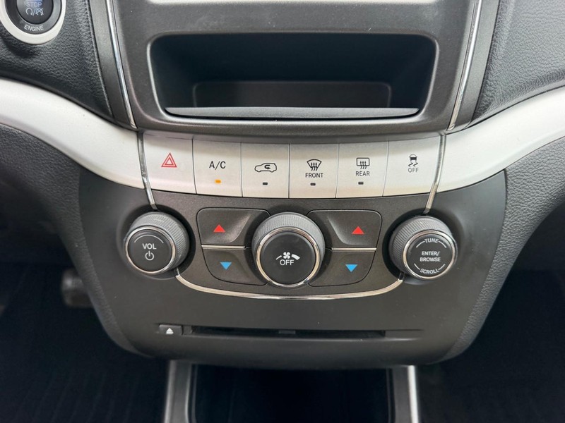 Dodge Journey Vehicle Full-screen Gallery Image 15