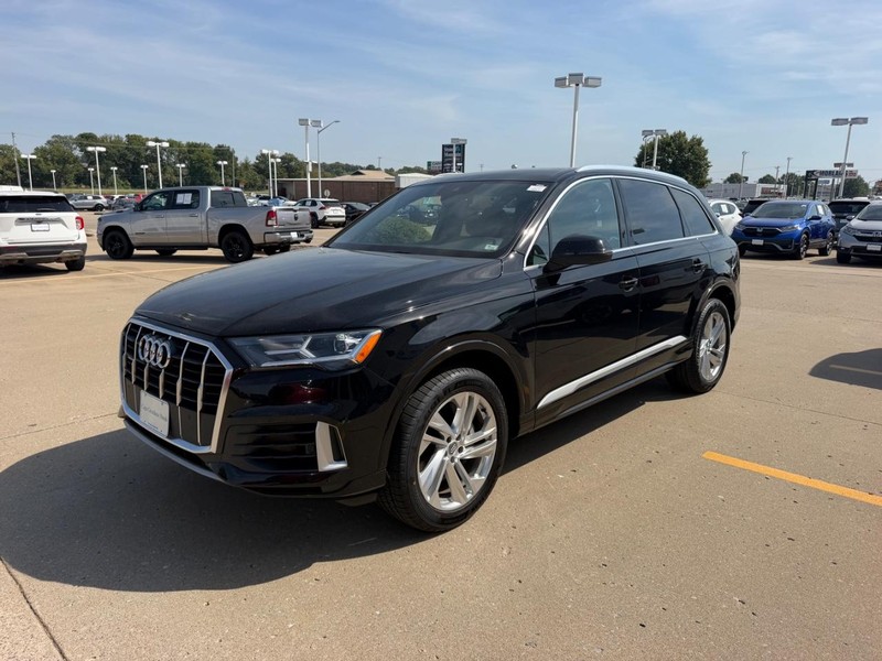 Audi Q7 Vehicle Full-screen Gallery Image 07