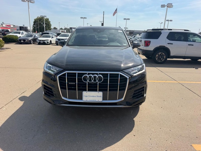 Audi Q7 Vehicle Full-screen Gallery Image 08