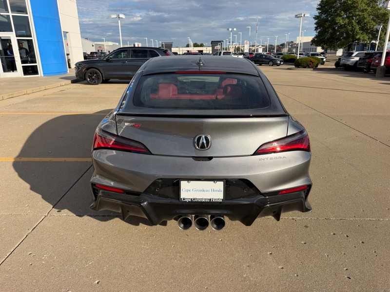 Acura Integra Vehicle Full-screen Gallery Image 03