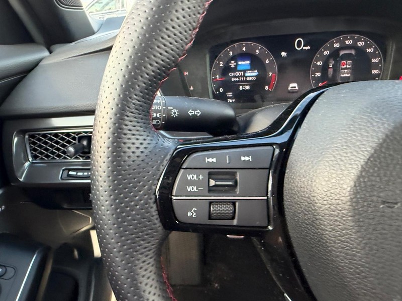 Acura Integra Vehicle Full-screen Gallery Image 11