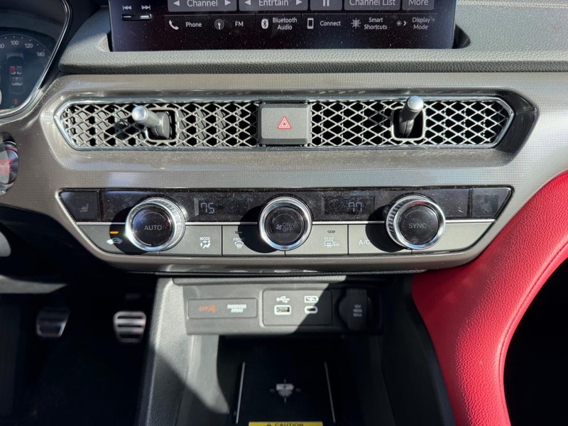 Acura Integra Vehicle Full-screen Gallery Image 14