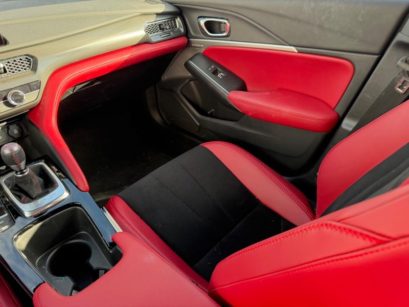 Acura Integra Vehicle Full-screen Gallery Image 16