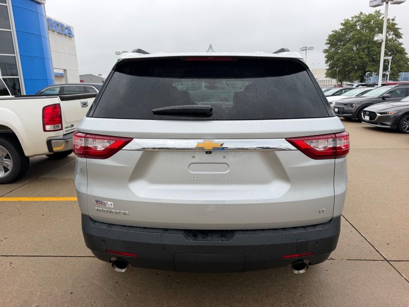 Chevrolet Traverse Vehicle Full-screen Gallery Image 03
