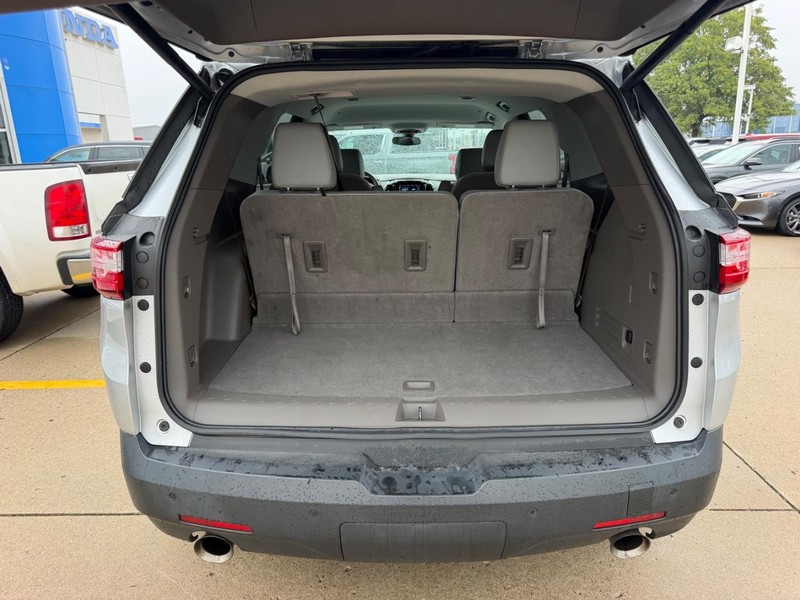 Chevrolet Traverse Vehicle Full-screen Gallery Image 04