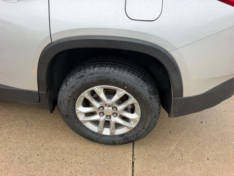 Chevrolet Traverse Vehicle Full-screen Gallery Image 06