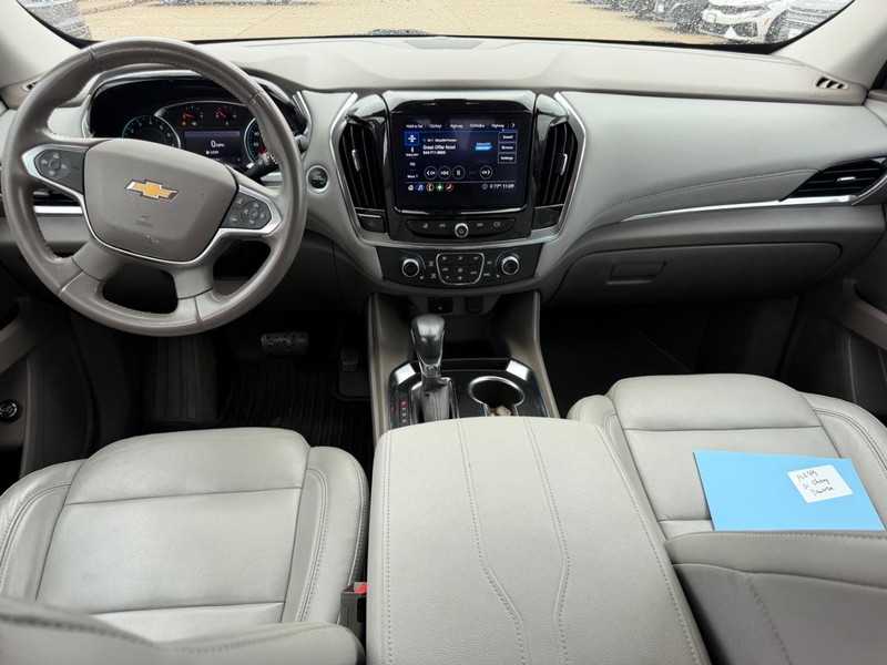 Chevrolet Traverse Vehicle Full-screen Gallery Image 12