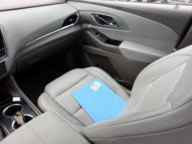 Chevrolet Traverse Vehicle Full-screen Gallery Image 19