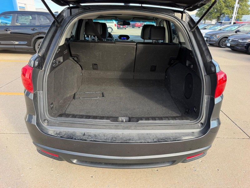 Acura RDX Vehicle Full-screen Gallery Image 04