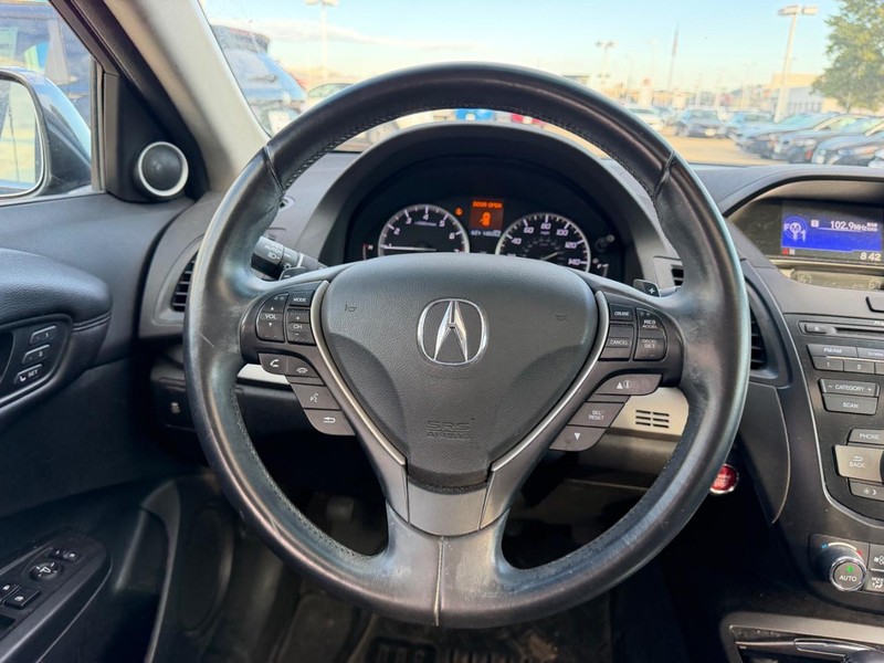 Acura RDX Vehicle Full-screen Gallery Image 11