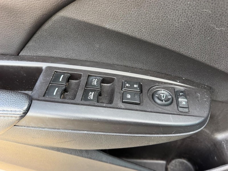 Acura RDX Vehicle Full-screen Gallery Image 19