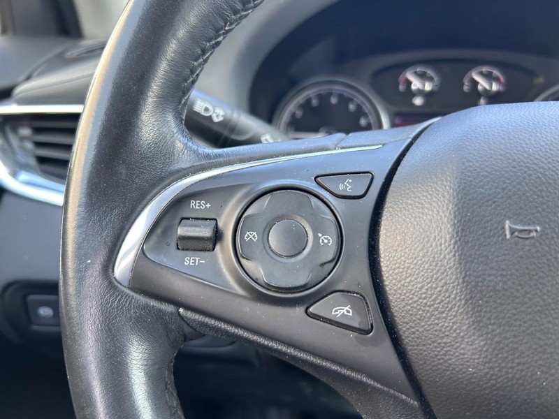 Buick Enclave Vehicle Full-screen Gallery Image 13