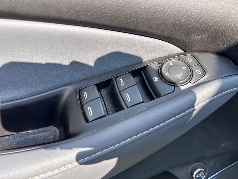 Buick Enclave Vehicle Full-screen Gallery Image 19