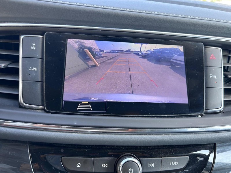 Buick Enclave Vehicle Full-screen Gallery Image 22