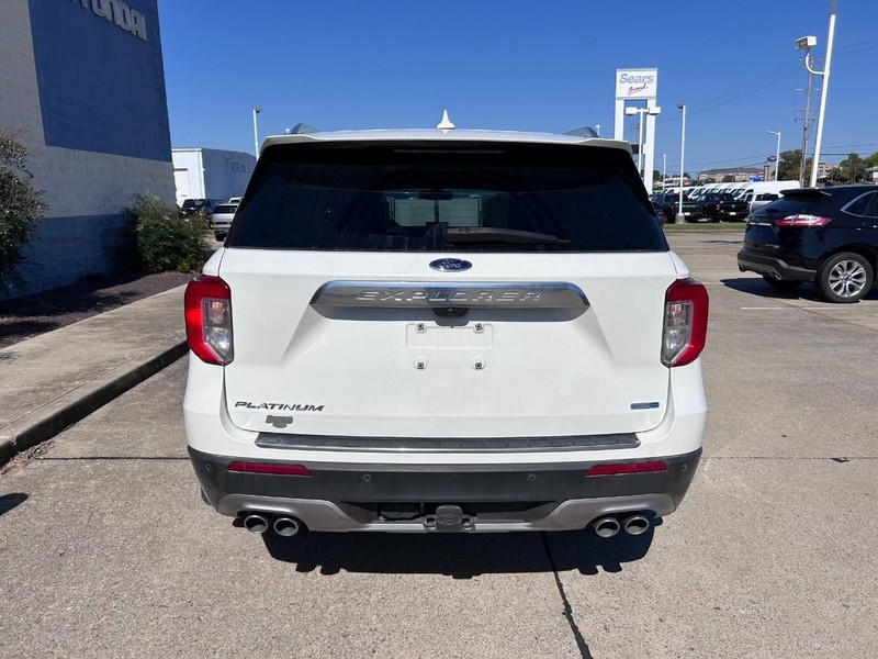 Ford Explorer Vehicle Full-screen Gallery Image 04