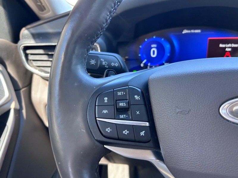 Ford Explorer Vehicle Full-screen Gallery Image 14