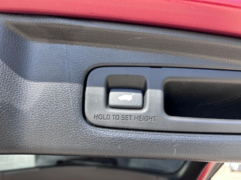 Honda CR-V Hybrid Vehicle Full-screen Gallery Image 06