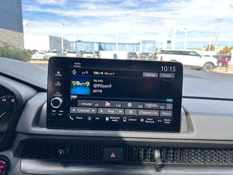 Honda CR-V Hybrid Vehicle Full-screen Gallery Image 14