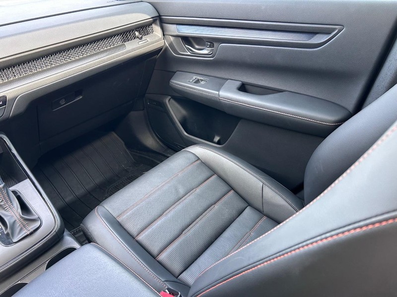 Honda CR-V Hybrid Vehicle Full-screen Gallery Image 17