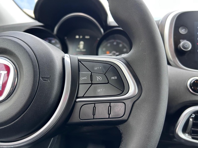 FIAT 500X Vehicle Full-screen Gallery Image 11