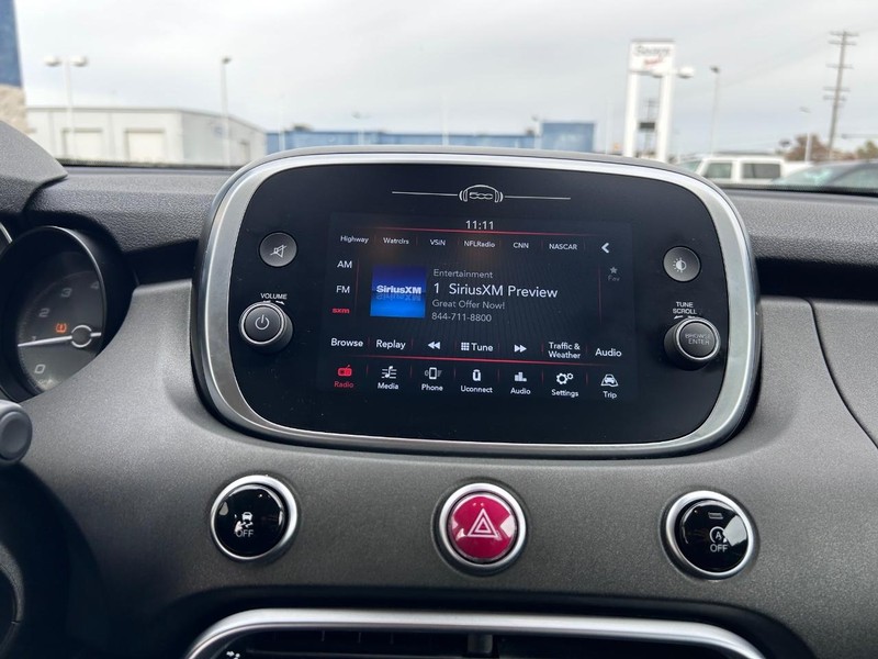 FIAT 500X Vehicle Full-screen Gallery Image 12