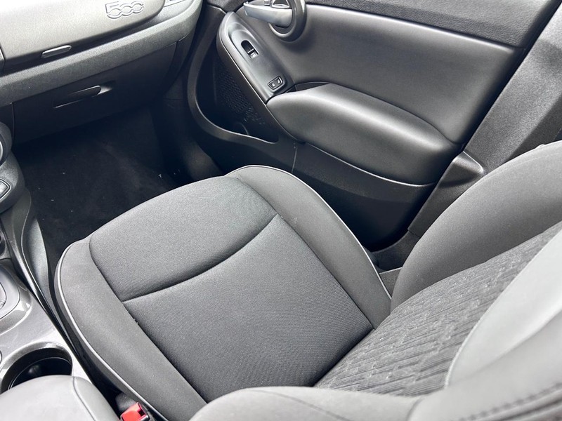 FIAT 500X Vehicle Full-screen Gallery Image 15